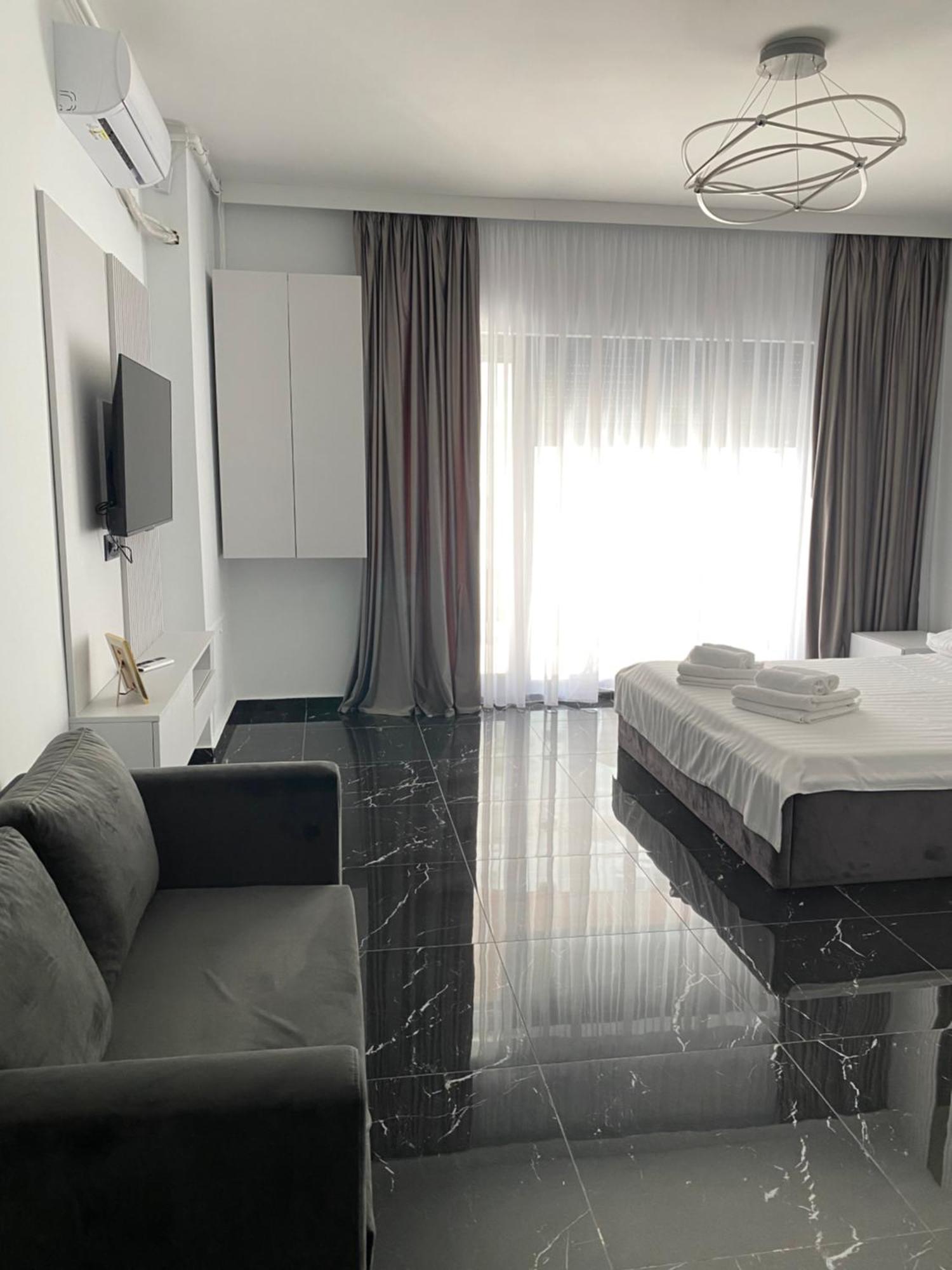 Vista Del Mar Apartment Mamaia Exterior photo